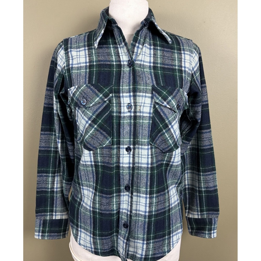 Vintage 1970's Women's Woolrich Green Plaid Flannel Wool Nylon Shirt Size 8.